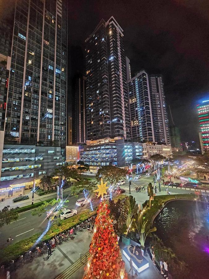 Spacious 7U Homey Unit Steps Away From Uptown Mall And Mitsukoshi Mall Free Parking With Washer Manila Esterno foto