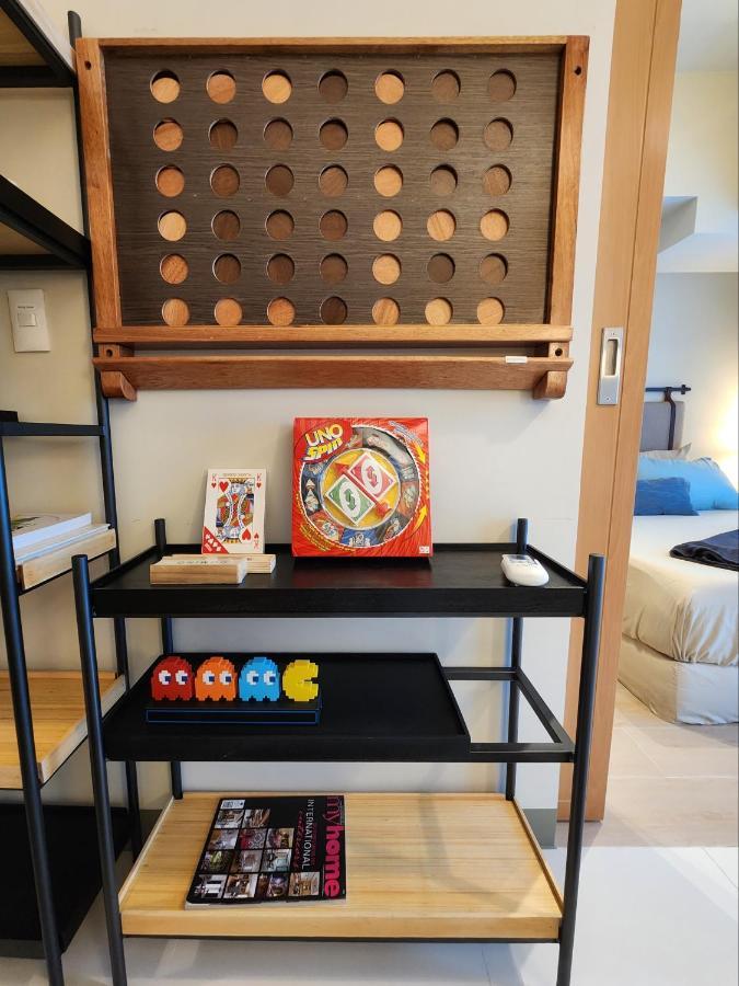 Spacious 7U Homey Unit Steps Away From Uptown Mall And Mitsukoshi Mall Free Parking With Washer Manila Esterno foto